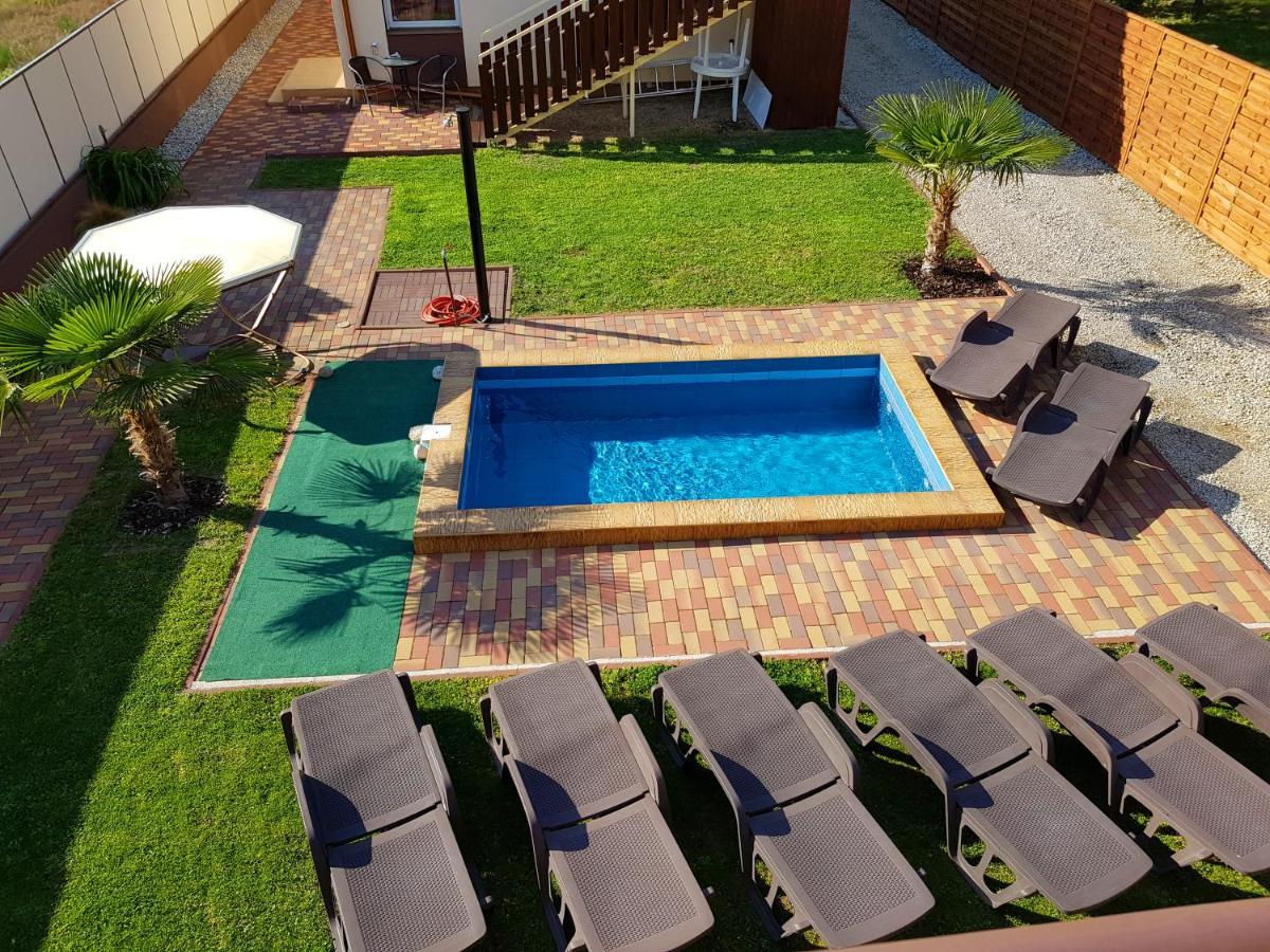 Napsugar Villa B Siófok Buitenkant foto