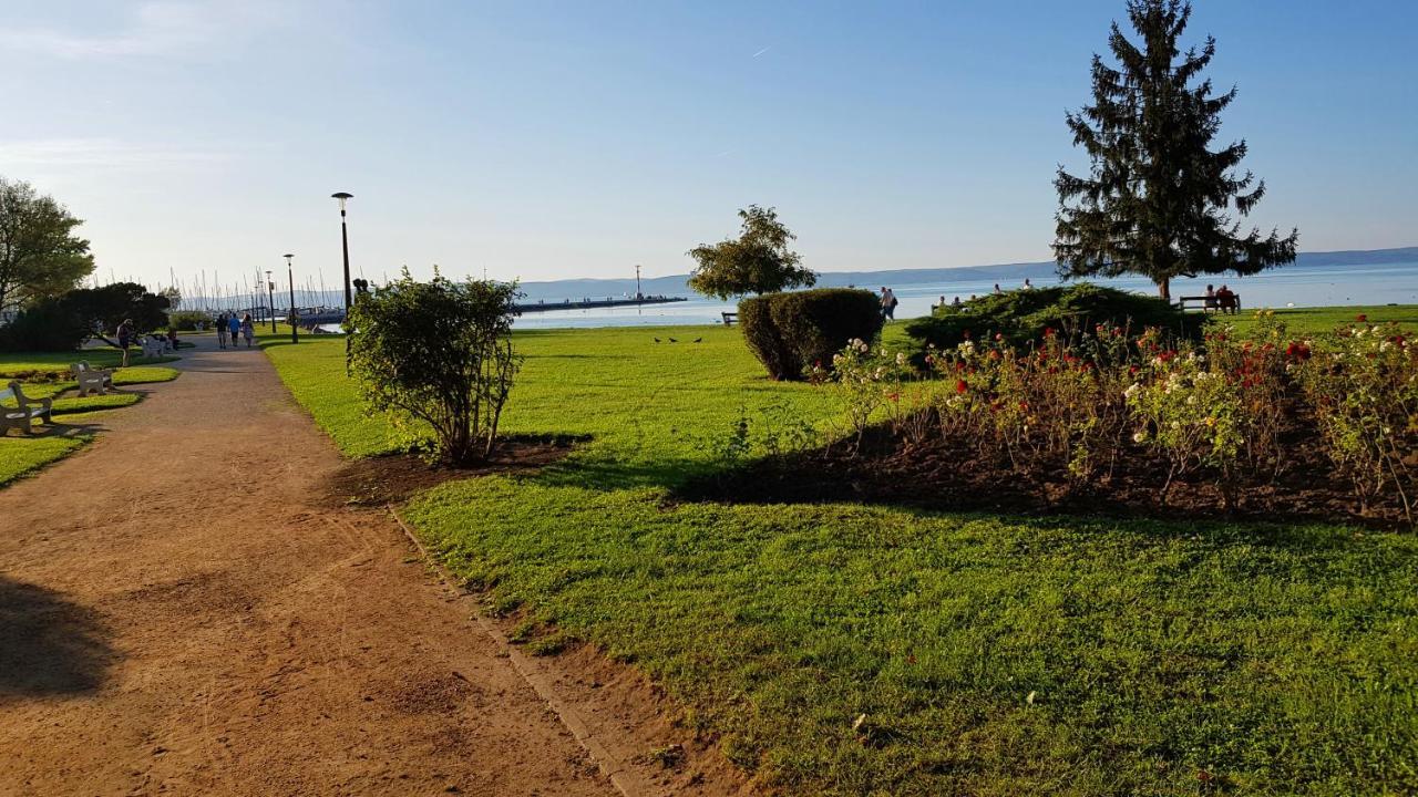 Napsugar Villa B Siófok Buitenkant foto
