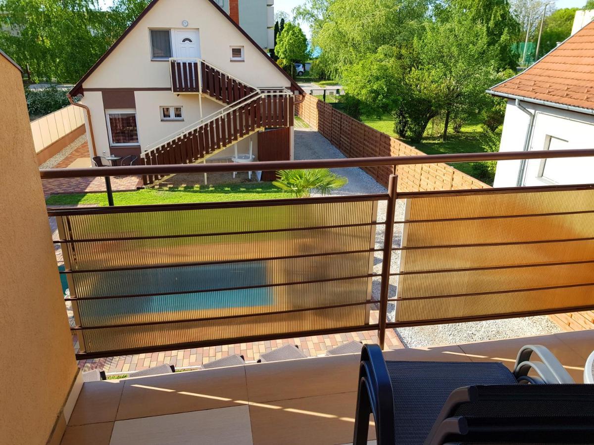 Napsugar Villa B Siófok Buitenkant foto