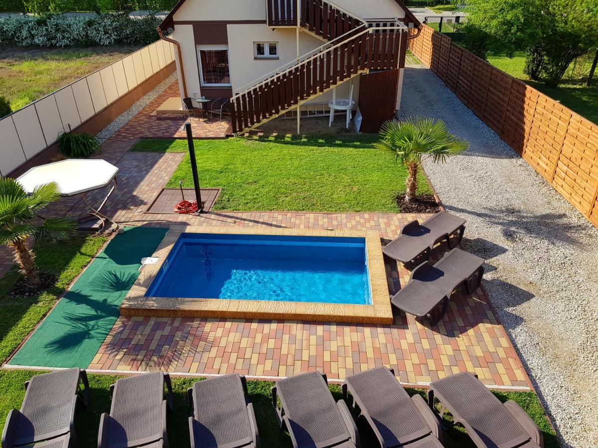 Napsugar Villa B Siófok Buitenkant foto